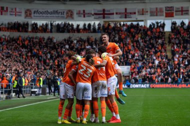 Blackpool 'dan CJ Hamilton # 22, 21 Ekim 202' de Bloomfield Road, Blackpool 'da oynanan Blackpool-Preston North End maçında 4-1 kazanma hedefini kutluyor.