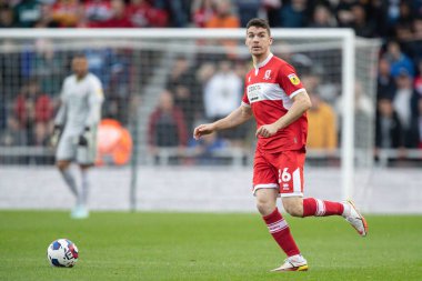 Middlesbrough 'dan Darragh Lenihan # 26, Middlesbrough, Birleşik Krallık Riverside Stadyumu, Middlesbrough, 22 Ekim 202' de Middlesbrough-Huddersfield Town maçında top üzerinde.