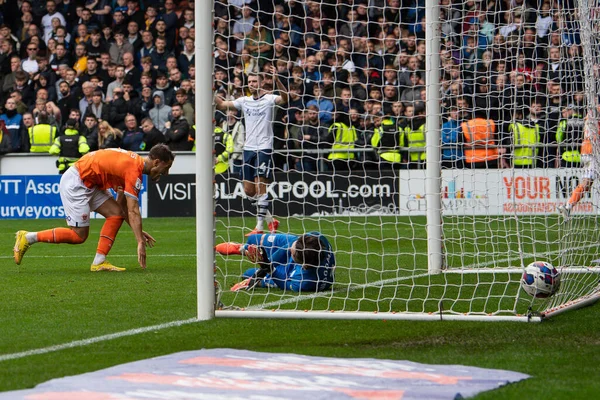 Blackpool 'dan Jerry Yates 21 Ekim 202' de Bloomfield Road, Blackpool 'da oynanan Blackpool-Preston North End maçında 3-1 berabere kaldı.