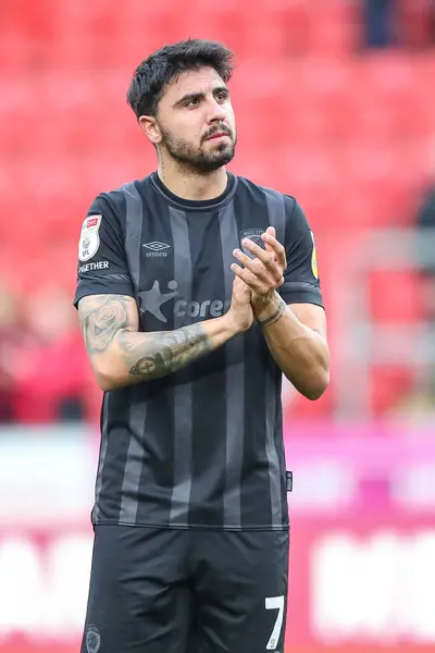 Ozan Tufan Von Hull City Applaudiert Den Mitreisenden Fans Nach — Stockfoto