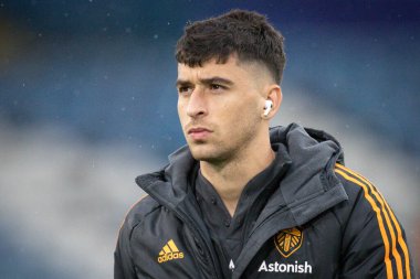 Leeds United takımından Marc Roca, 23 Ekim 202 'de Leeds Road, İngiltere' de oynanan Premier League maçı öncesinde Elland Road Stadyumu 'na geldi.