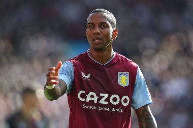 Aston Villa 'dan Ashley Young # 18 Premier Lig karşılaşmasında Aston Villa, Brentford' a karşı Villa Park, Birmingham, Birleşik Krallık, 23 Ekim 202