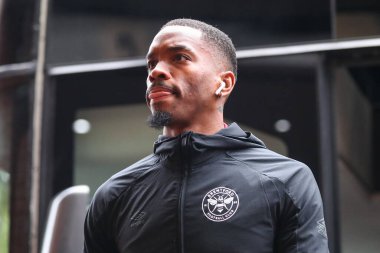Brentford 17 numaralı Ivan Toney, 23 Ekim 202 'de Birmingham, Villa Park' ta Premier Lig karşılaşması öncesinde geldi.