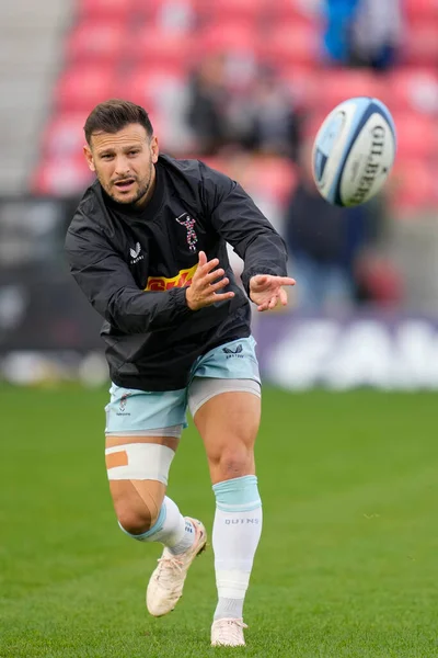 Harlequins 'den Danny Care # 9 numara Gallagher Premiership maçından önce ısınıyor. AJ Bell Stadyumu, Eccles, İngiltere, 23 Ekim 202' de Sale Sharks 'a karşı.
