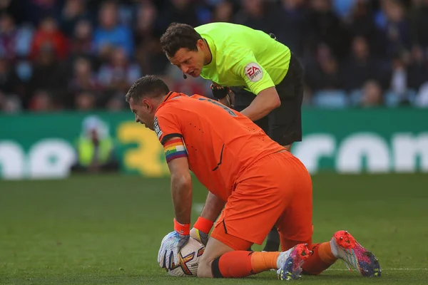 Emiliano Martnez Aston Villa Mira Con Dolor Durante Partido Premier — Foto de Stock