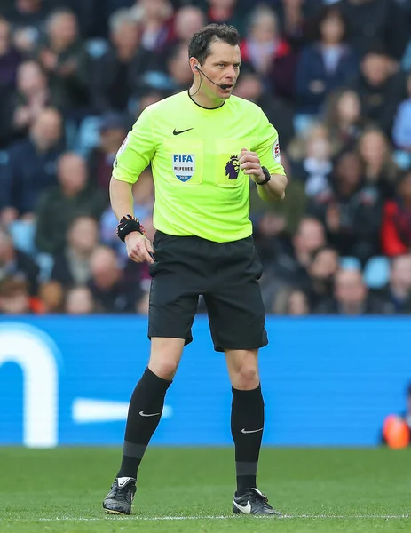 Referee Darren England Premier League Mérkőzés Alatt Aston Villa Brentford — Stock Fotó