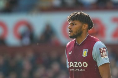 Aston Villa 'dan Tyrone Mings # 5 Premier League maçında Aston Villa, Brentford' a karşı Villa Park, Birmingham, Birleşik Krallık, 23 Ekim 202