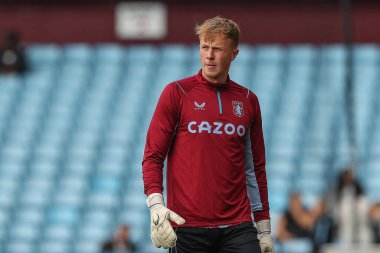 Aston Villa 'dan Filip Marschall # 42 Premier Lig karşılaşması öncesi ısınma öncesinde Aston Villa Brentford' a karşı Villa Park, Birmingham, Birleşik Krallık, 23 Ekim 202