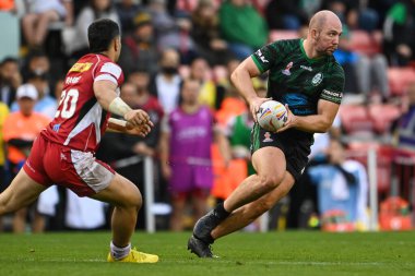 İrlanda Kralı George, 23 Ekim 202 'de Leigh Spor Köyü, Leigh, İngiltere' de oynanan Rugby Ligi Dünya Kupası 2021 karşılaşmasında ilk hamlesini yaptı.