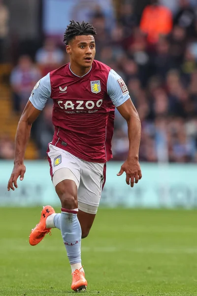 Aston Villa 'dan Ollie Watkins Premier Lig maçı sırasında Villa Park, Birmingham, Birleşik Krallık' ta Aston Villa ve Brentford maçına çıktı.