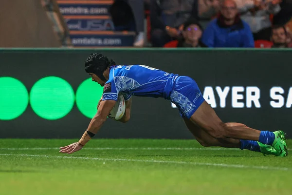 Samoa 'dan Stephen Crichton, 23 Ekim 202' de İngiltere 'nin Doncaster kentindeki Eco-Power Stadyumu' nda oynanan Rugby Ligi Dünya Kupası 2021 Dünya Kupası A Grubu maçında şansını deneyecek.