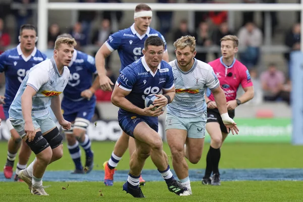 Satış Köpekbalıkları 'ndan Tom Curry # 7, Gallagher Premiership maçında AJ Bell Stadyumu' nda Satış Köpekbalıkları ve Harlequins maçında ara verdi.