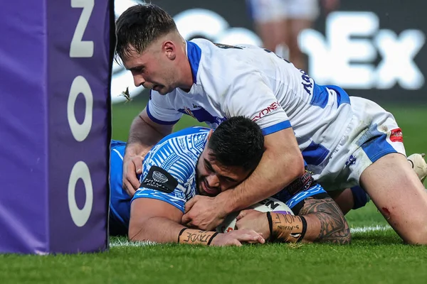 Samoa 'dan Royce Hunt, 23 Ekim 202' de İngiltere 'nin Doncaster kentindeki Eco-Power Stadyumu' nda oynanan Rugby Ligi Dünya Kupası 2021 Dünya Kupası A Grubu maçında sahaya çıkıyor.