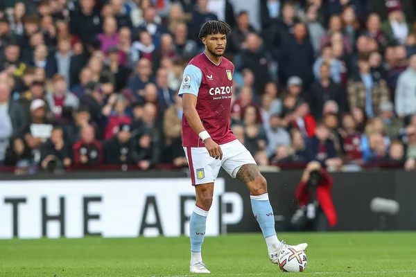 Tyrone Mings # 5 of Aston Villa Premier League maçı sırasında Villa Park, Birmingham, Birleşik Krallık 'ta Aston Villa vs Brentford maçına çıktı.