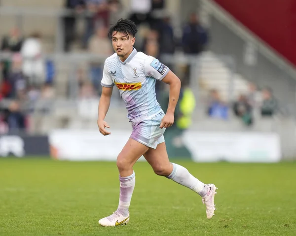 Marcus Smith # 10. Harlequins Gallagher Premiership maçında Qunis 'in 100. başkanlık maçına çıkıyor. AJ Bell Stadyumu, Eccles, Birleşik Krallık, 23 Ekim 202' de Sale Sharks - Harlequins maçında.