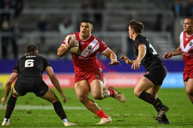 Tonga 'dan David Fifita Rugby Ligi Dünya Kupası 2021 maçında Tonga Galler' e karşı St Helens Stadyumu, 24 Ekim 202