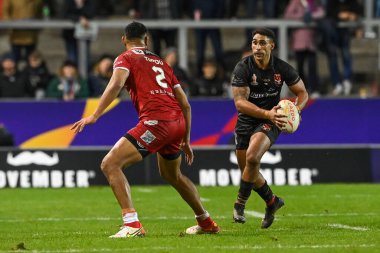 Galler 'den Dalton Grant, Rugby Ligi 2021 Dünya Kupası' nda Tonga 'ya karşı Galler maçı sırasında St Helens, Birleşik Krallık' ta 24 Ekim 202 'de bir ara verdi.