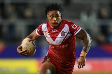 Tonga 'dan Tesi Niu, Rugby Ligi 2021 Dünya Kupası' nda, 24 Ekim 202 'de St Helens, İngiltere' de oynanan Wicked Stadyumu 'nda Tonga ile Galler maçında mola verdi.
