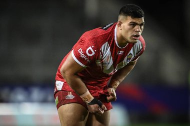 Tonga takımından David Fifita, Rugby Ligi Dünya Kupası 2021 maçında Tonga 'ya karşı Galler Stadyumu, St Helens, Birleşik Krallık, 24 Ekim 202