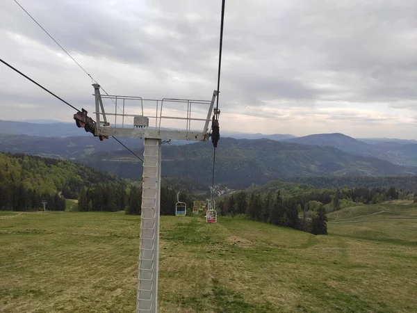 Photo Carpathian Mountains Spring 2022 Cable Car — 图库照片