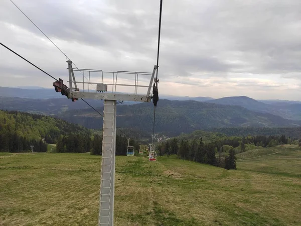 Photo Carpathian Mountains Spring 2022 Cable Car — Fotografia de Stock