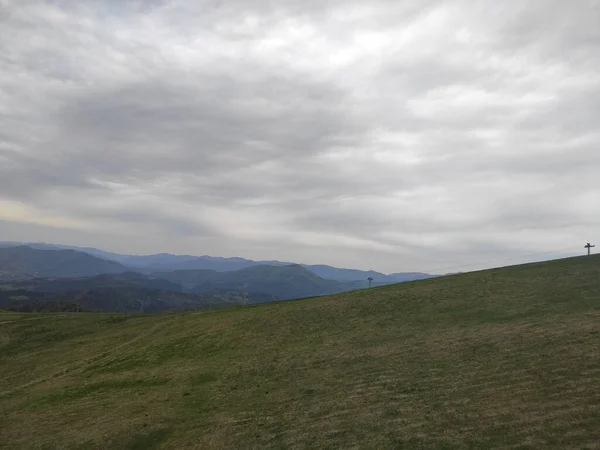 Фотографія Карпатських Гір Навесні 2022 Року Кабель — стокове фото