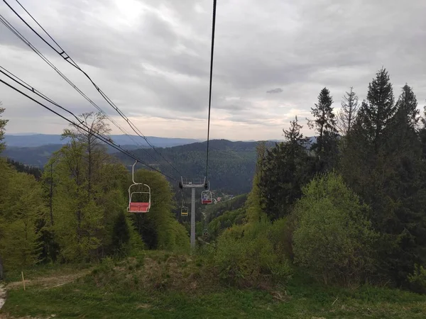 Photo Carpathian Mountains Spring 2022 Cable Car — 스톡 사진