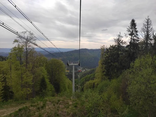 Photo Carpathian Mountains Spring 2022 Cable Car — 스톡 사진