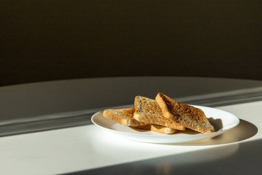 Lezzetli kızarmış ekmek tostları