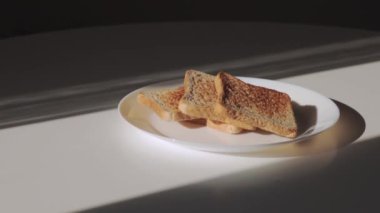 Lezzetli kızarmış ekmek tostları