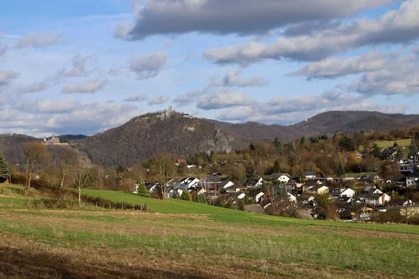 Landskap Med Berg Och Moln — Stockfoto