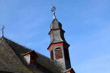 Kilisenin çan kulesi