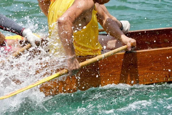 Person Mit Paddel Drachenboot — Stockfoto