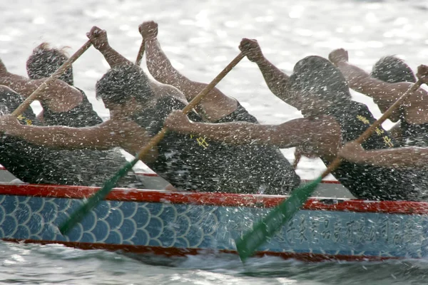 Drachenbootrennen — Stockfoto