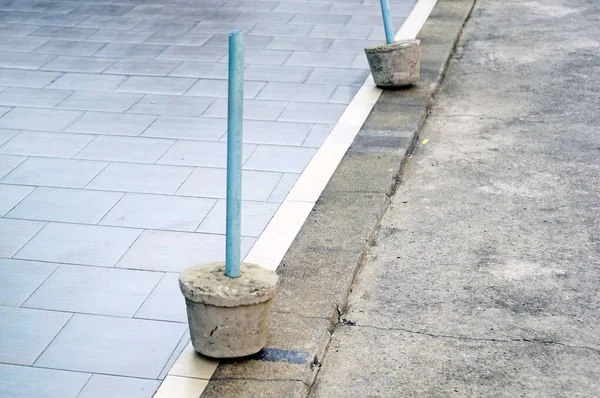 Concrete Pillar Parking Warning — ストック写真