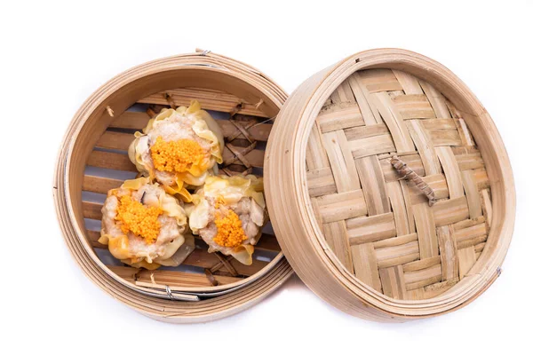 Baru dikukus siew mai atau shaomai adalah Cantonese Cina dim sum delicacy — Stok Foto