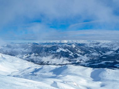 İsviçre 'de popüler bir zirve olan Haegst' ten kış panoraması
