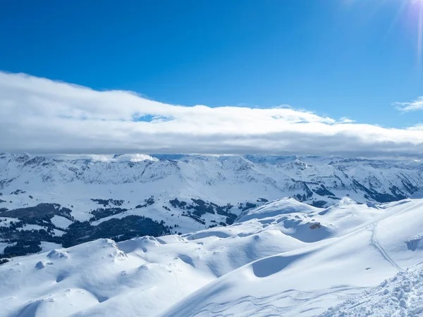 来自瑞士最受欢迎的高峰- -黑格尔斯的冬季全景 — 图库照片