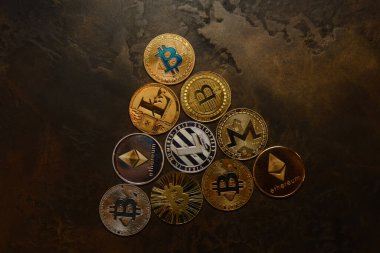 kripto para piramit şeklinde yalan