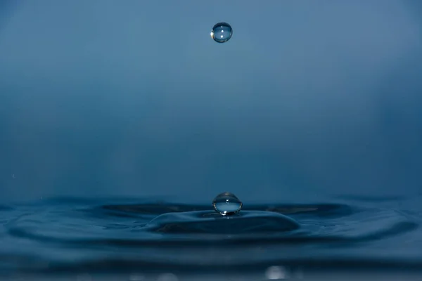 Капли Чистой Воды Крупным Планом — стоковое фото