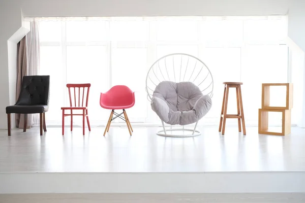 Πολλές διαφορετικές καρέκλες με διαφορετικά χρώματα Royalty Free Εικόνες Αρχείου