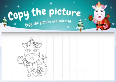 Noel Baba kostümü giyen şirin bir tek boynuzlu at ile resim çocuk oyunu ve boyama sayfasını kopyala