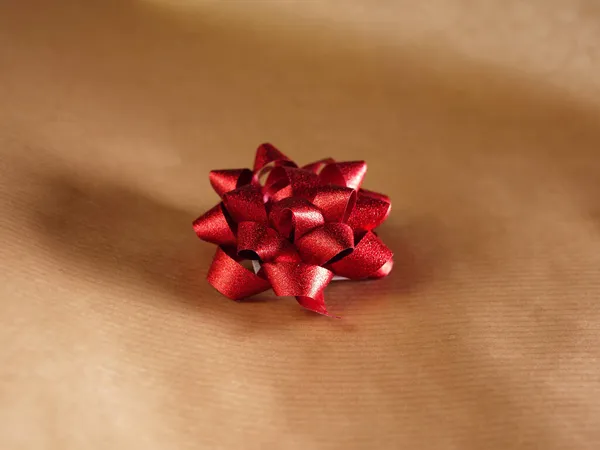 Rode kerstboog voor decoratie geïsoleerd schot — Stockfoto