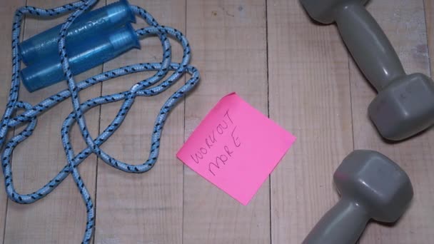 フィットを維持するためのロープやダンベルをスキップ — ストック動画