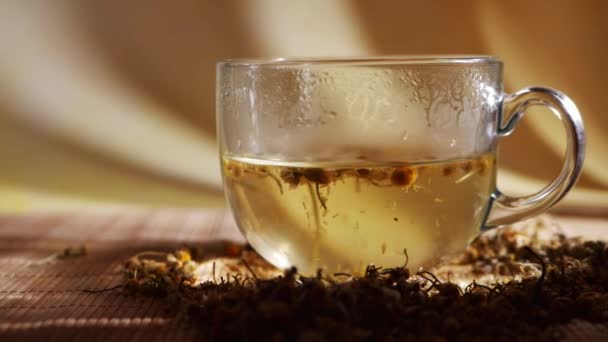 Remédio de ervas de chá de camomila para insônia — Vídeo de Stock