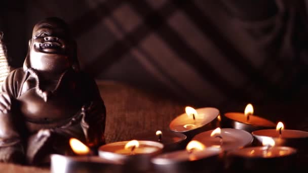 Meditação Estátua Buda Com Velas Luz Chá Médio Movimento Lento — Vídeo de Stock