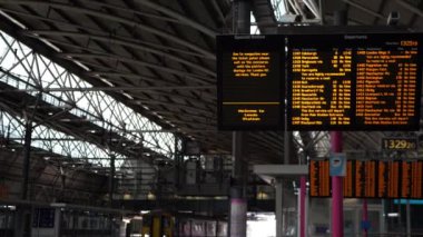 Zaman çizelgeli tren istasyonu 