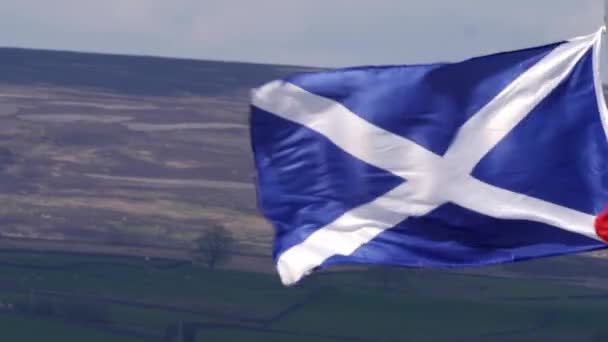 Σημαία της Σκωτίας που πετά την ημέρα του ανέμου — Αρχείο Βίντεο