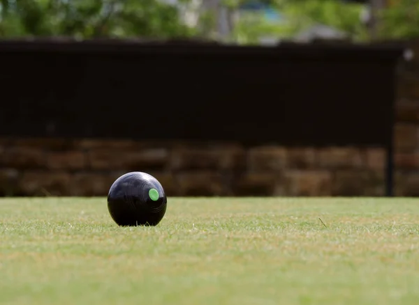 Bowling Ball Sports Activity Grass Lawn Wide Shot Selective Focus — Stock Photo, Image