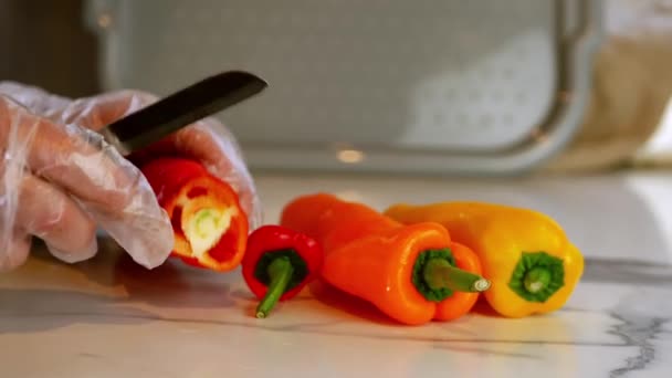 Chef Skivning Söt Lång Paprika Ingredienser Medium Zoom Skott Selektivt — Stockvideo